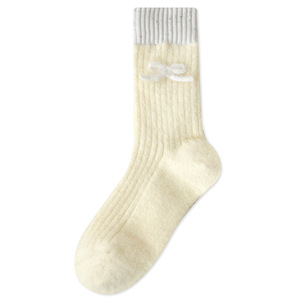 Meias Femininas de Cano Médio com Laço e Torção, Estilo Preppy Doce, Cor Sólida, Tricotadas, Brancas, Atacado, Nova Coleção Primavera Verão 2026 - Product Image 2