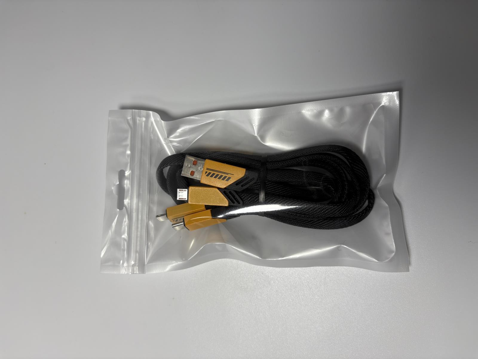 Cable negro y amarillo con bolsa OPP.