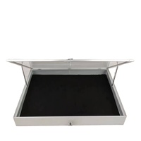 Présentoir à bijoux verrouillable en aluminium acrylique personnalisable Support ODM unique pour vitrine PSA CGC SGC