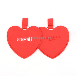 Specchio per il Trucco a Forma di Cuore Rosso Personalizzato con Stampa in Seta e Logo in Rilievo, Bifacciale, con Custodia in Pelle - Product Image 1