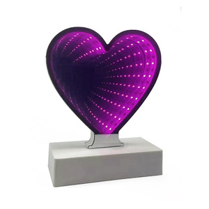 Lampada LED a Specchio <span class=keywords><strong>Infinito</strong></span> 3D a Forma <span class=keywords><strong>di</strong></span> Cuore e Stella, Luce Notturna in Acrilico a Batteria, Decorazione per Camera da Letto, Regalo <span class=keywords><strong>di</strong></span> San Valentino e Natale - Product Image 3