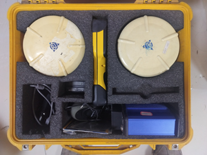 בשימוש חיתוך r8s <span class=keywords><strong>gps</strong></span> r8s <span class=keywords><strong>rtk</strong></span> מקלט חיתוך ו רובר בשימוש 80% r8s החדש יד שנייה gnss <span class=keywords><strong>rtk</strong></span> - Product Image 3