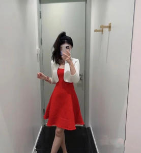 2025 donna retrò Mini <span class=keywords><strong>abito</strong></span> senza maniche <span class=keywords><strong>in</strong></span> <span class=keywords><strong>maglia</strong></span> rossa stile solido per feste di vacanza di piacere datazione dolce vita naturale - Product Image 3