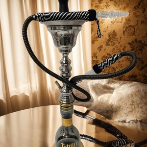 Set de Shisha/Hookah de Acero Inoxidable con Acabado Espejo, Base de Vidrio, Manguera Individual, Estilo Árabe para Bar o Salón - Product Image 3