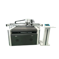 Automatische kartonnen doosjes voor cosmetica, stickers, yogamatten, EVA, digitale vlakbedplotter snijmachines, tafels en machines.