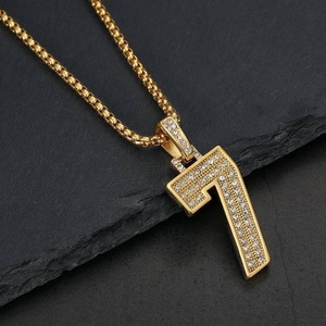 สร้อยคอจี้รูปทรงเลข 0-9 ประดับเพชร สไตล์ฮิปฮอป ชุบทองบนสแตนเลส สำหรับผู้ชาย สินค้ามาใหม่ ขายดี - Product Image 3