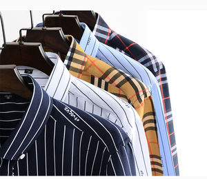 Camisa Moderna a Rayas de Corte Entallado con Mangas Largas para Reuniones de Negocios y Estilo Diario - Product Image 6