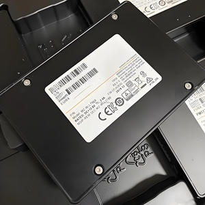 Nouveau SSD Robuste MZILT3T8HBLS-00007 3,84 To SAS 6 Gbit/s 2,5 pouces pour Solutions de Stockage Serveur d'Entreprise Haute Performance - Product Image 3
