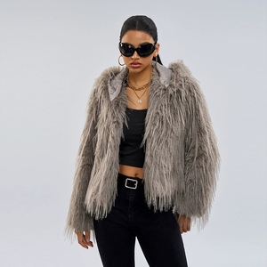 Manteau court en fausse fourrure coupe-vent pour femme, veste d'hiver à capuche, moelleuse, chaude, élégante et tendance - Product Image 4