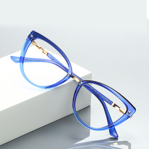 UAN UAI Nuevas gafas de sol Cat-Eye TR con protección contra la luz azul para mujer, montura degradada y bisagras de resorte metálicas - Product Image 2