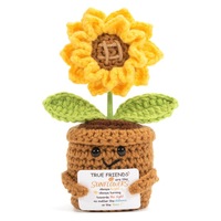 Peluche fantôme au crochet faite à la main, tenant une fleur, poupée tricotée pour le soutien émotionnel positif, pour Halloween, la Saint-Valentin, décoration de bureau