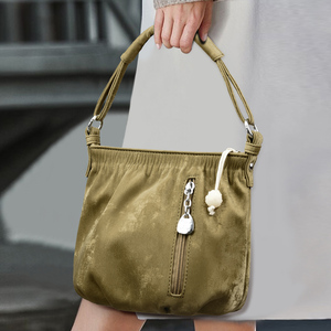 Nuevo Bolso Bandolera de Moda, Gran Capacidad, de Cuero PU Suave, Bolso de Mano para Mujer, Diseño de Lujo - Product Image 1