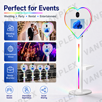 Photomaton instantané unique en forme de cœur avec écran tactile 15,6 pouces, support métallique SLR, logo personnalisé, lumière RVB, pour mariage