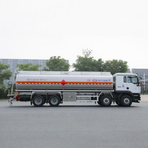Camion-citerne diesel HOWO TX 8x4 30000L en aluminium pour le transport de marchandises dangereuses et la livraison de carburant - Product Image 4