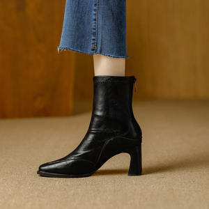 Nuevas Botas de Nieve de Tobillo Versátiles y a la Moda para Mujer, Tacones Gruesos, Parte Superior de Cuero Genuino, Suelas Antideslizantes para Otoño/Invierno - Product Image 3