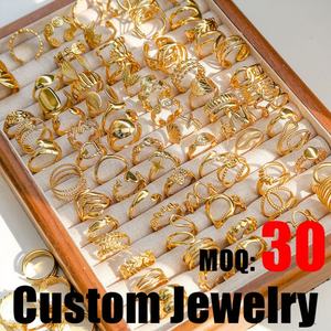 แหวนวินเทจผู้ชายสั่งทำพิเศษ ป้องกันอาการแพ้ ไม่หมอง แหวนสแตนเลสชุบทอง 14k 18k สำหรับผู้ชายและผู้หญิง - Product Image 1