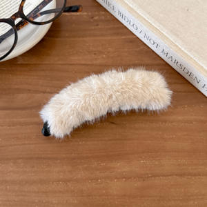 Pince à cheveux géométrique en plastique et tissu en forme de banane pour femme, accessoire de mode automne-hiver pour mariages et occasions spéciales - Product Image 4