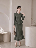 Ensemble plissé élégant pour femme à double couche avec col rond et manches longues, doté d'un ourlet plissé irrégulier au dos