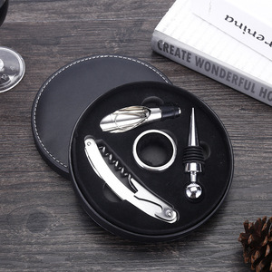 Ouvre-bouteille de <span class=keywords><strong>vin</strong></span> rouge coffret cadeau boîte en cuir PU tire-bouchon verseur 4 pièces/ensemble Logo <span class=keywords><strong>personnalisé</strong></span> accessoires pour le <span class=keywords><strong>vin</strong></span> - Product Image 4
