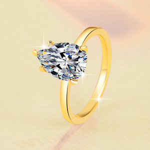 Anillos de Compromiso y Matrimonio Personalizados de Plata de Ley 925 con Baño de Oro de 18k, con Moissanita VVS1 en Corte Pera, Delicados y Modernos - Product Image 2