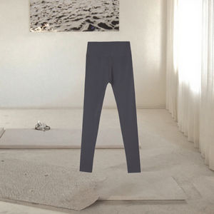 Shorts de yoga pour femmes en gros, logo personnalisé, sans couture, longueur cheville, vêtements de sport, chauds, respirants, couleur unie, taille haute élastique - Product Image 3