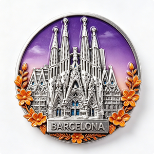 Pin Metálico Circular de la Sagrada Familia de Barcelona, Plateado, con Esmalte Duro, Diseño de Escultura Artística, Souvenir - Product Image 1