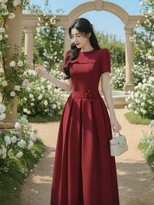 Vestido midi rojo de cuello redondo con lazo en el pecho y detalle floral en la cintura, de manga corta, estilo Vietnam - Product Image 5