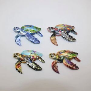 Imán para Refrigerador con Diseño de Cuello Alto en Dorado, Éxito de Ventas - Product Image 1
