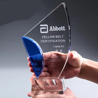 Vente chaude contenu personnalisé voile cristal blanc cristal bouclier prix gravure laser personnalisé trophée de cristal rouge prix
