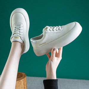 Zapatillas <span class=keywords><strong>Blancas</strong></span> de Mujer Antideslizantes con <span class=keywords><strong>Plataforma</strong></span> Gruesa y Punta Ancha, de Cuero Genuino, Transpirables, Ligeras, con Suela Suave y Diseño de Estrella, Novedad de Primavera - Product Image 5