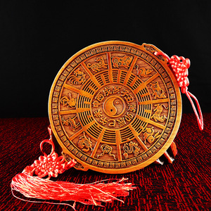 Colgante de madera de durazno tallado con diseño de dragón y fénix, amuleto de madera unisex con borla roja, ideal para regalo en el hogar u oficina. - Product Image 3