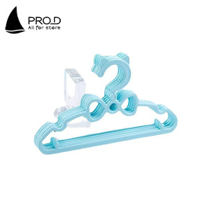 Colgador <span class=keywords><strong>de</strong></span> <span class=keywords><strong>ropa</strong></span> para niños con diseño bonito, colgador <span class=keywords><strong>de</strong></span> <span class=keywords><strong>ropa</strong></span> <span class=keywords><strong>de</strong></span> plástico antideslizante para bebé multifuncional para el hogar - Product Image 4