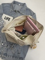 Sac fourre-tout léger en nylon pour femme avec poche latérale à cordon, grande capacité, sac à bandoulière avec pendentif en peluche, sac à main décontracté pour le travail