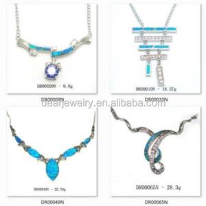 แหวนเงินแท้ 925 ชุบทองคำขาวประดับเพชรคิวบิกเซอร์โคเนียทรงเหลี่ยมมรกต - Product Image 5