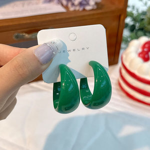 2023 fabricante al por mayor joyería de moda pendientes en forma de C par de acrílico colorido pendientes de plástico en blanco para mujer - Product Image 4