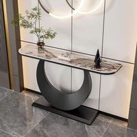 Table console extensible de luxe moderne avec rangement, plateau en marbre, design convertible, mobilier écologique pour salon