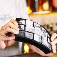 4/6/8 Grands cubes de glace en silicone à grille Facile à utiliser Facile à nettoyer Ensemble de plateaux à glaçons carrés en silicone de qualité alimentaire à 6 boules