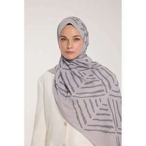 Ensemble écharpe, bonnet et gants en forme de V, gris doux, Pure Tone - Product Image 2