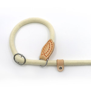 Laisse pour chien en nylon crème, style simple mains libres avec anneau métallique et détails en cuir - Product Image 4
