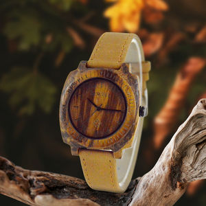 Relojes de Madera de Edición Limitada Listos para Enviar con Correa de Cuero, Forma Única, Descuento de Liquidación, Disponibles en Existencia - Product Image 5