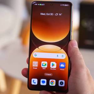 Version Globale Realme GT7 Pro 6.78'' 120Hz Amoled Android 15 12Go RAM 512Go ROM Étanche IP68 Smartphone Haut de Gamme 5G - Product Image 1