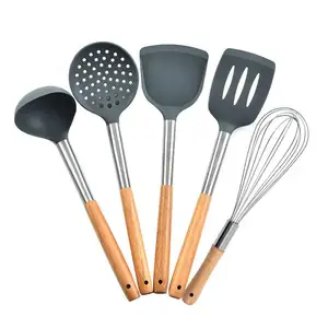 5 Pieces Nonstick Kitchen Tools Gadgets Wooden Handle Kitchen Utensil Set Stainless Steel Sustainable Customized Logo Acceptable