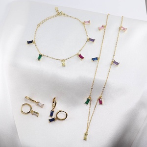 Conjunto <span class=keywords><strong>de</strong></span> joyería <span class=keywords><strong>de</strong></span> mujer <span class=keywords><strong>de</strong></span> Plata <span class=keywords><strong>de</strong></span> Ley 925 <span class=keywords><strong>de</strong></span> Zirconia cúbica chapada en oro <span class=keywords><strong>de</strong></span> <span class=keywords><strong>marcas</strong></span> <span class=keywords><strong>famosas</strong></span> <span class=keywords><strong>de</strong></span> diseñador <span class=keywords><strong>de</strong></span> fábrica OEM personalizado - Product Image 6