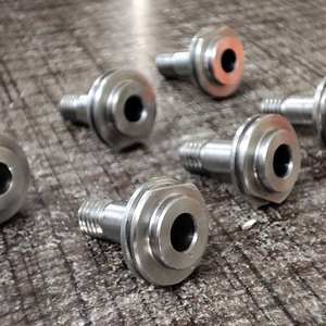 Piezas de Automóvil Mecanizadas en Acero de Alta Calidad, Componentes de Precisión Duraderos para la Fabricación de Automóviles y el Ensamblaje de Vehículos - Product Image 1