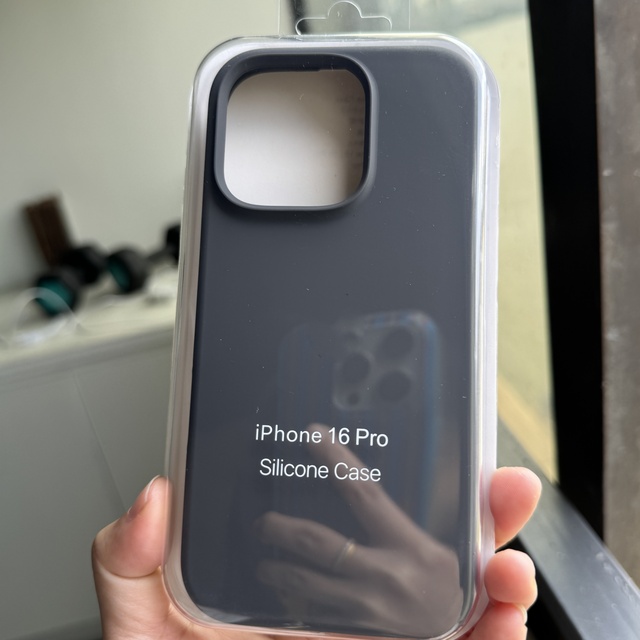 Factory Price Solid Silicone Cover Anti Scratch Mobile Phone Cover with Fiber Inside Phone Case for IPhones 16 Pro Max