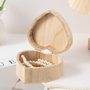 Caja de Madera Vintage en Forma de Corazón Personalizada con Grabado Láser, Logotipo Personalizado en Madera de Acacia para Anillos, Joyería, Regalo de Boda o San Valentín - Product Image 1