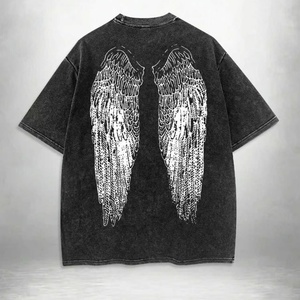 T-shirt streetwear oversize à épaules tombantes, double face, délavé à l'acide, avec motif ailes d'ange gothiques et épines - Product Image 2