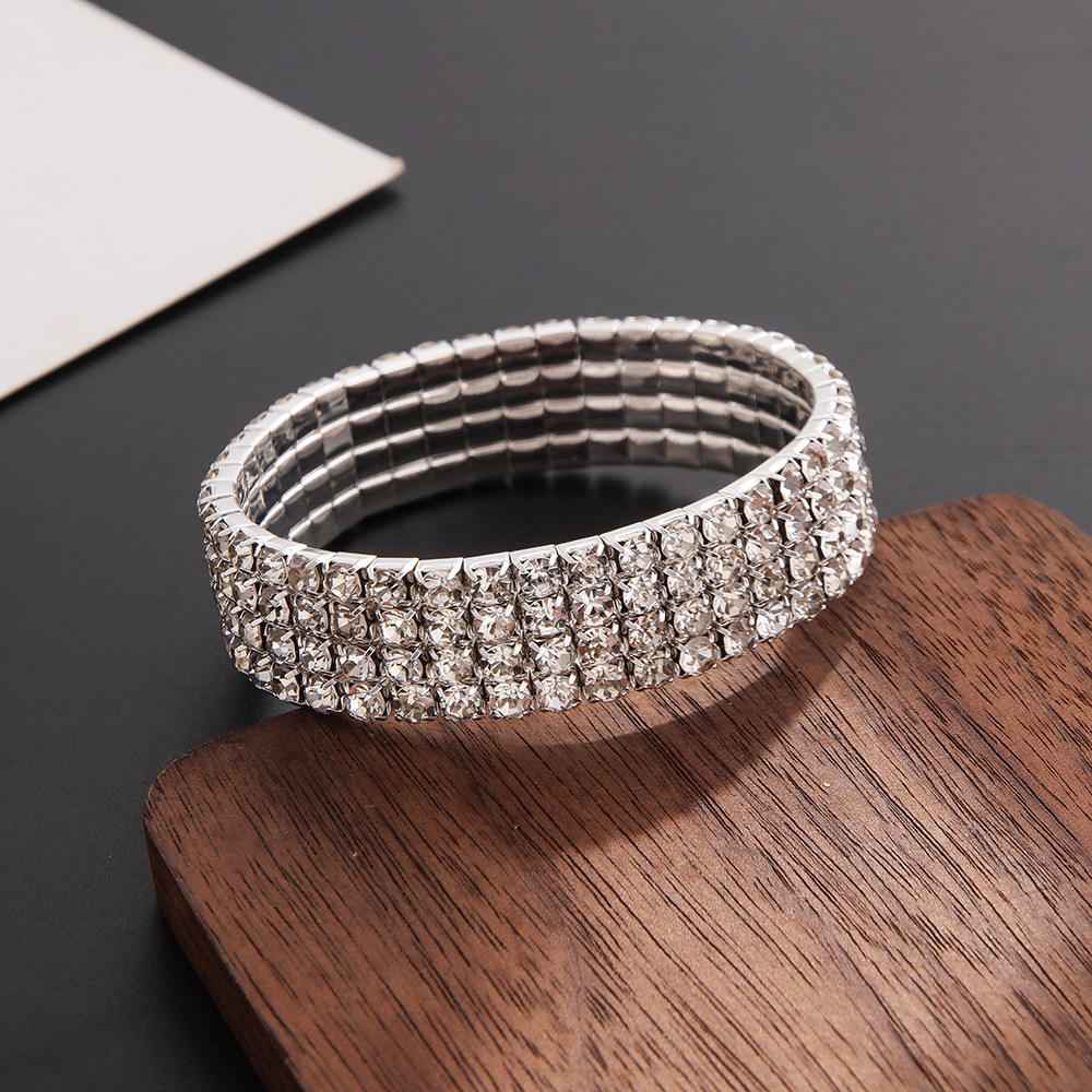 Quatre rangées d'argent