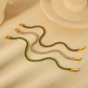 กำไลข้อมือแฟชั่นชุบทอง 18K ประดับเพทายสีเขียว ดำ ขาว ดีไซน์รูปตัวยู ของขวัญเครื่องประดับ TB5061 - Product Image 4