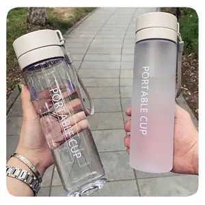 زجاجة مياه أنيقة شفافة محمولة من زجاجات الفاكهة المقاومة للتسرب للخارج للرياضة والسفر والتخييم